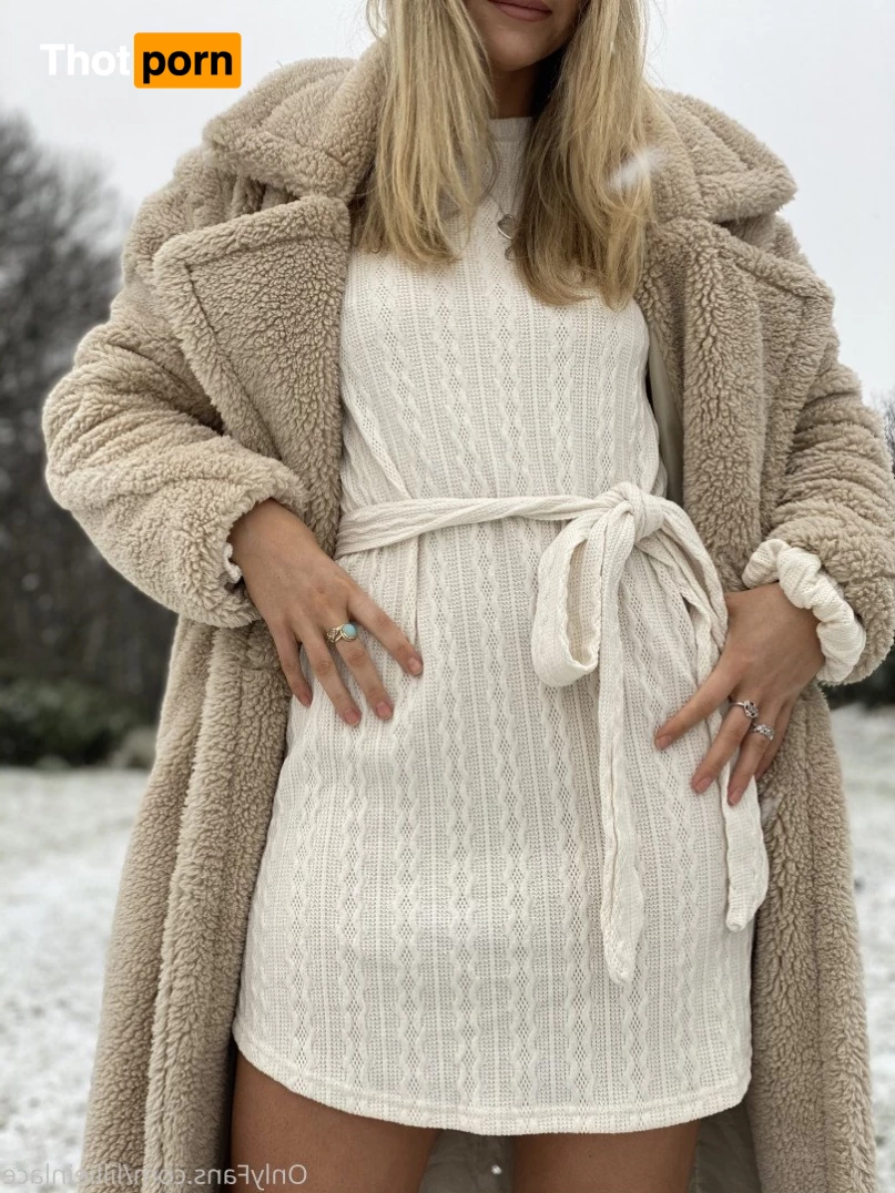 Lillie &amp; Roman’s Video Shop 5397024