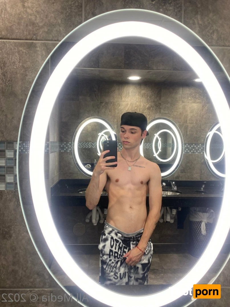 Logan's Funhouse 5391789