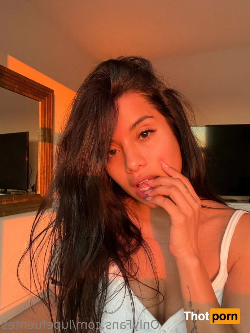 Lupe Fuentes 15661645