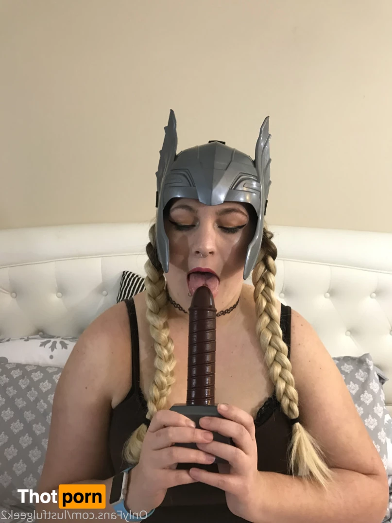 lustfulgeek2 5658320