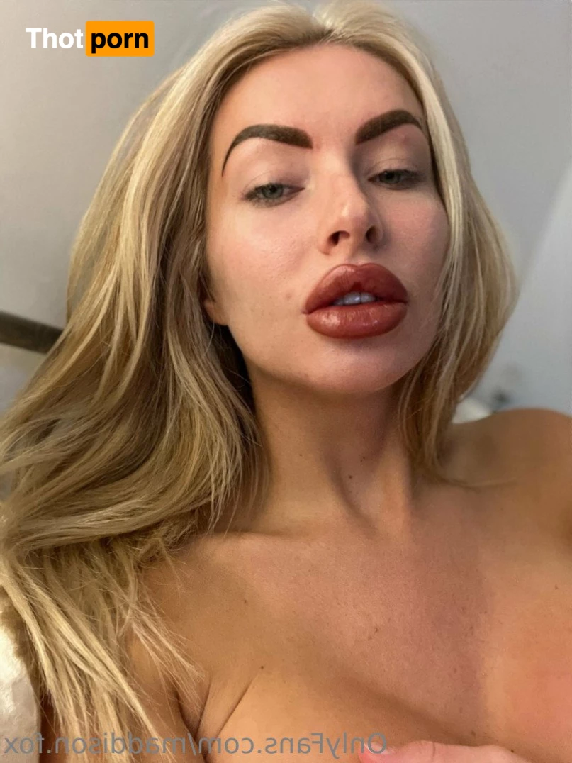 Maddison Fox 🦊 5449468