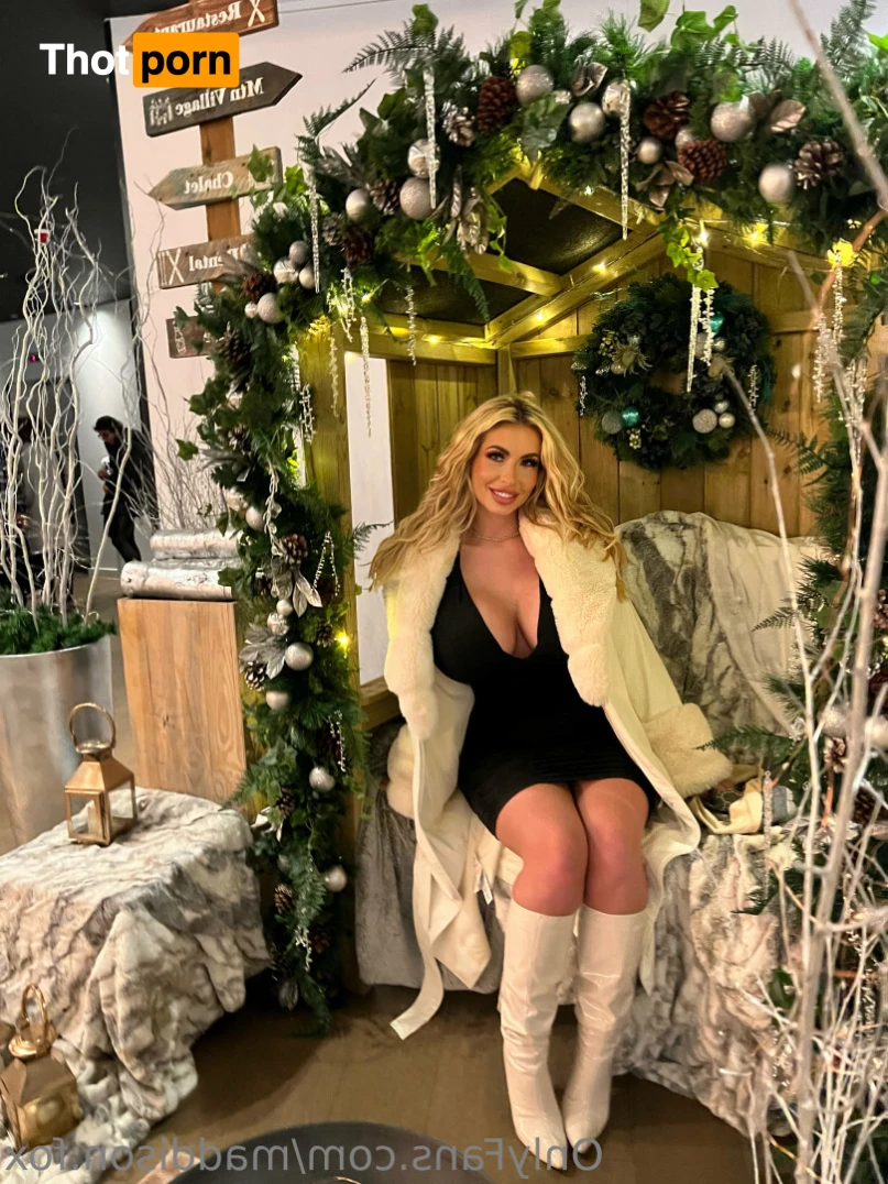 Maddison Fox 🦊 12518261