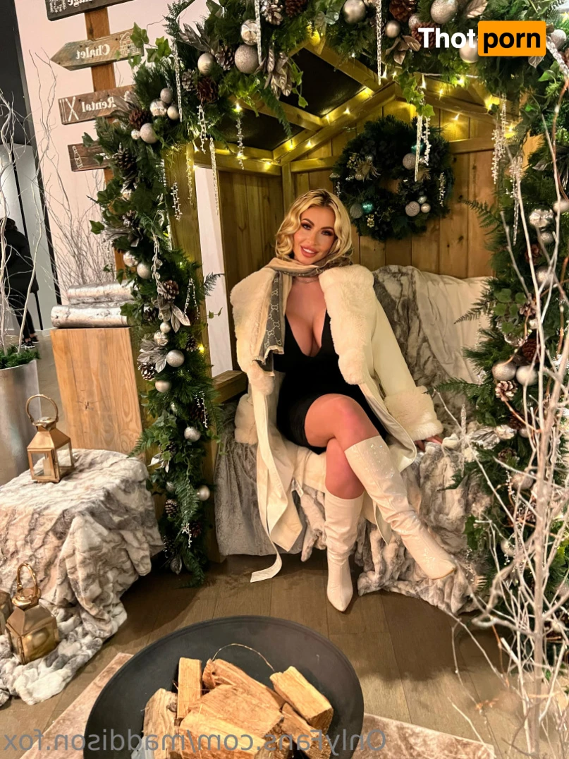 Maddison Fox 🦊 12538266