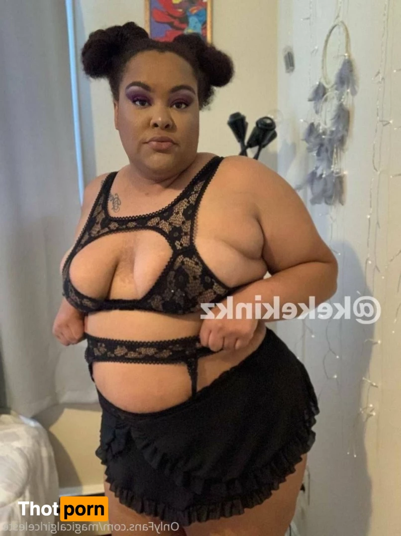 princess with fat 🍑👸🏼 5357326