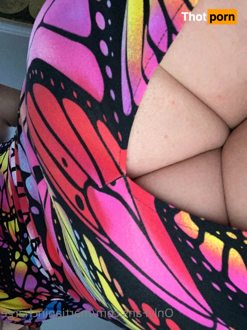 Tiffany Moon 🌙 10830849