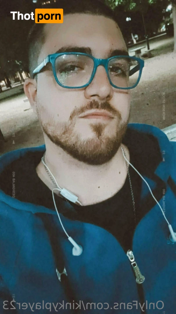 KinkyPlayer23 16148241