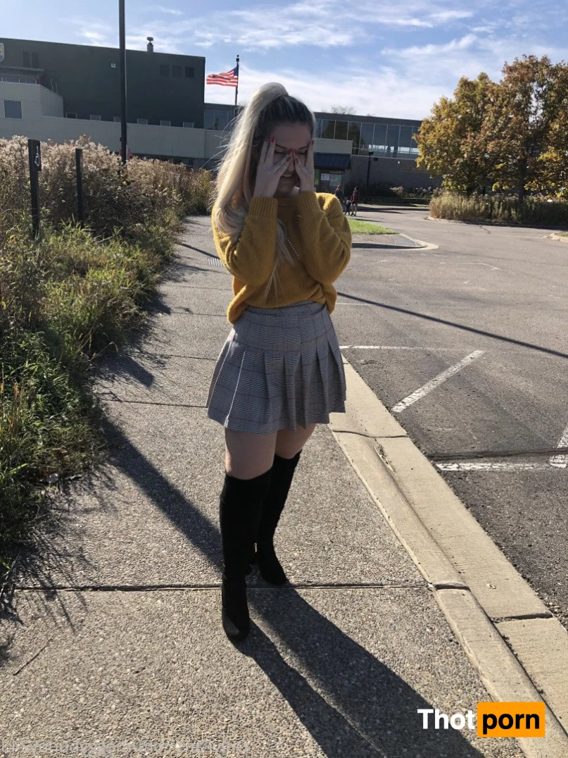 BIG BOOTY BLONDIE😇 5347713