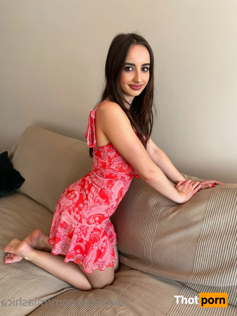 Mia 18 😻 16137818