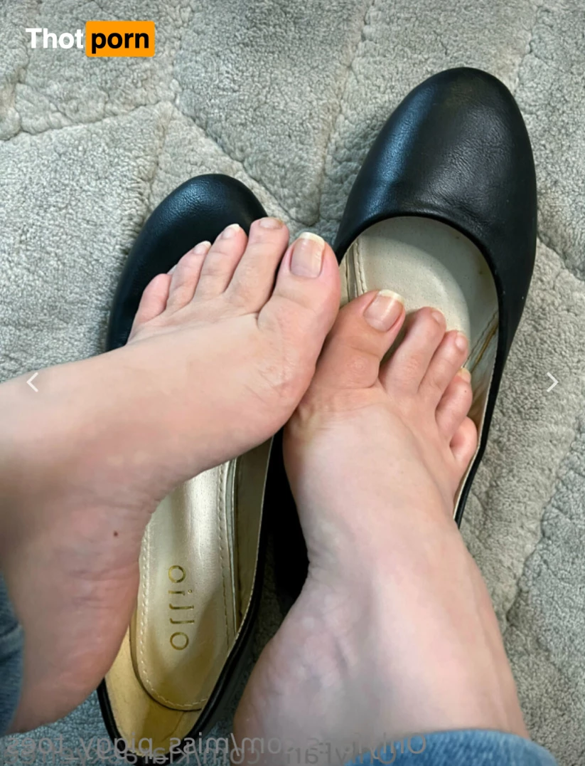 Miss.Piggytoes FREE 10812037