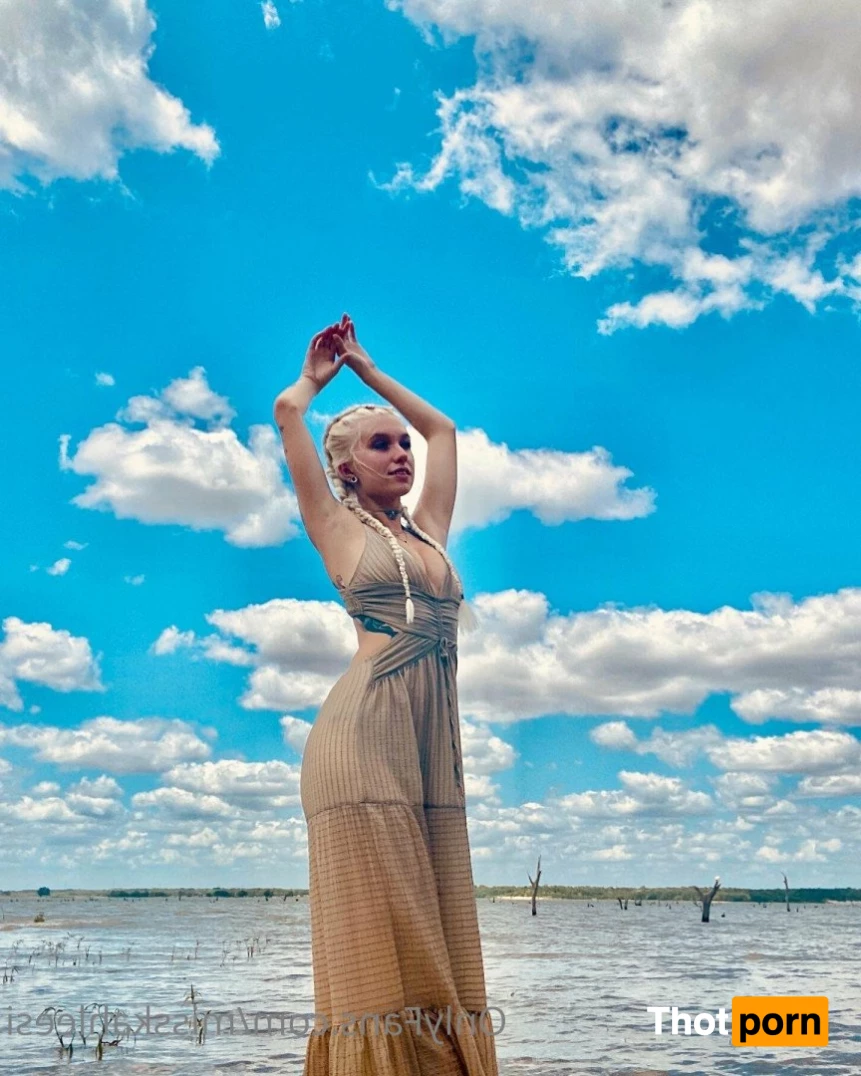 Mila Michelle (Kahleesi) 5108044