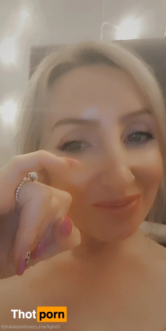 MISS KIKI Smoking Goddess 😻💦 5382036