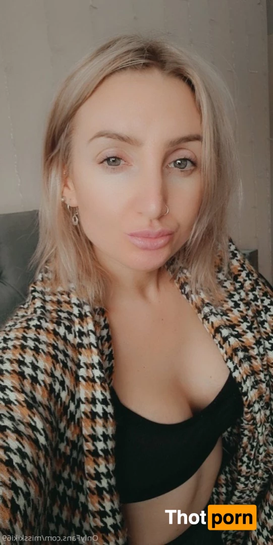 MISS KIKI Smoking Goddess 😻💦 5382308