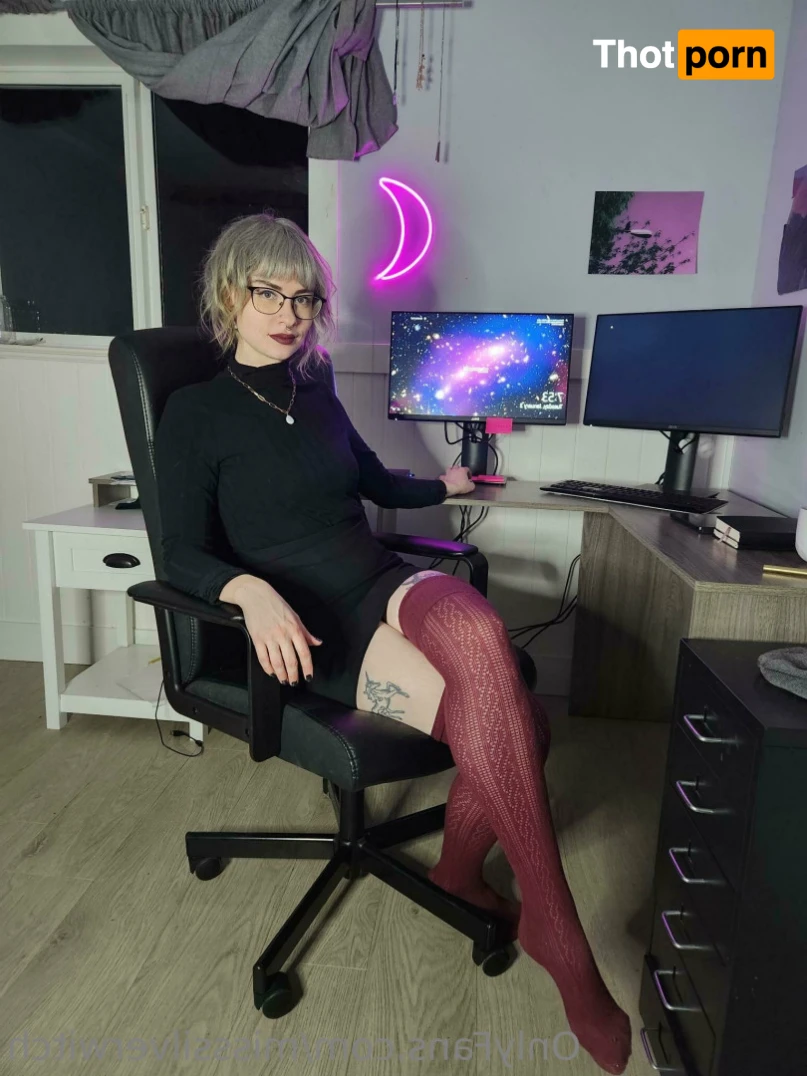 Miss Silver Witch 16127687