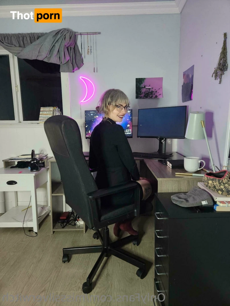 Miss Silver Witch 16127863