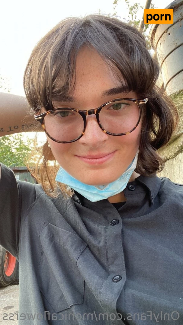 Monicaflowerss 5434335