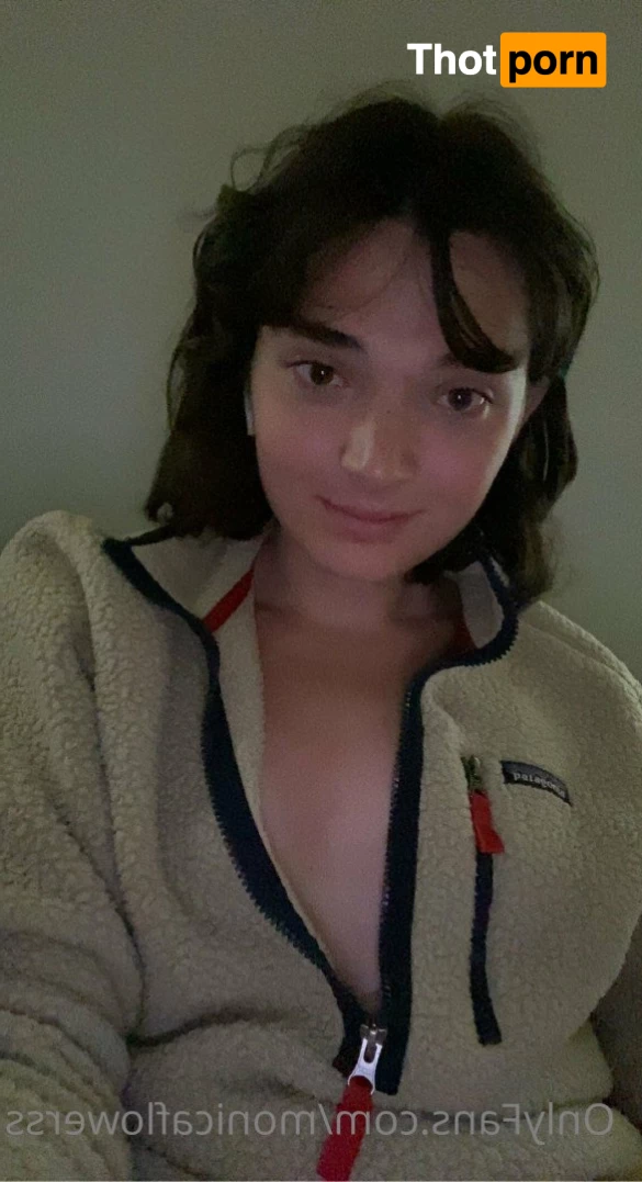 Monicaflowerss 5434411