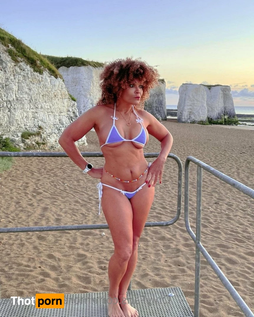 MoreFunWithDee 5475314