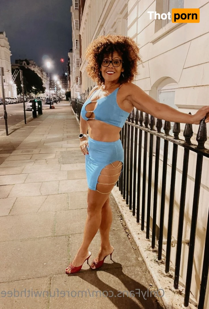 MoreFunWithDee 5475418