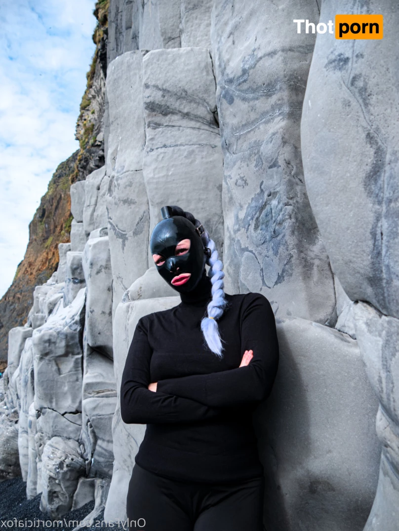 Morticia Fox 9306830