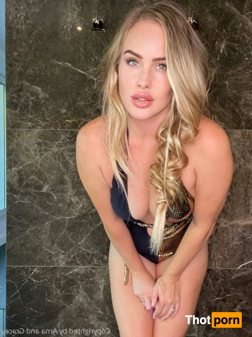 Famous friends that play 😈💦 5437367