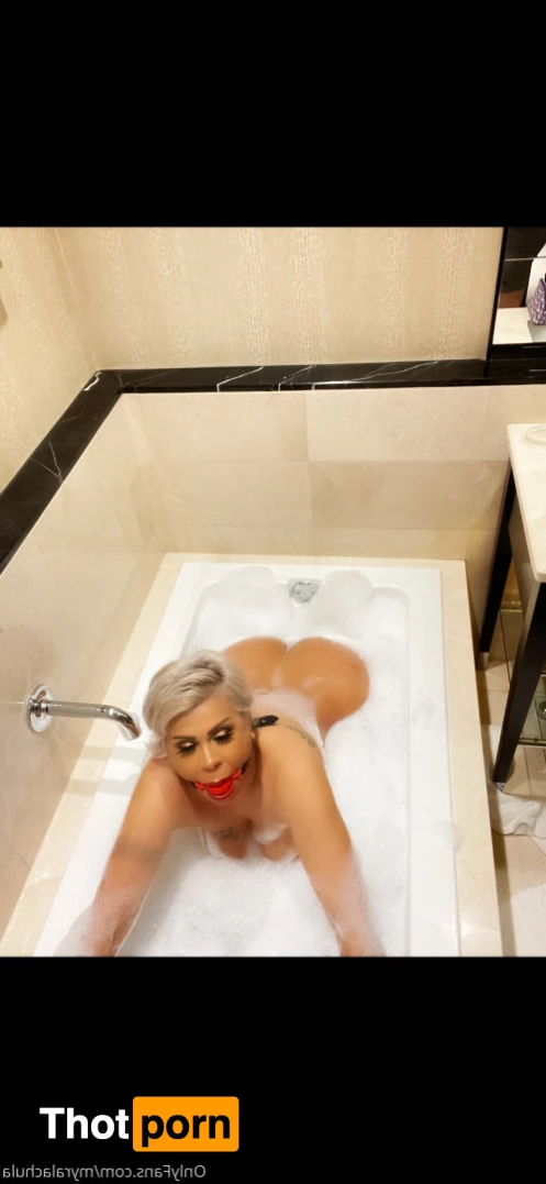 la Chula Myra 9299030