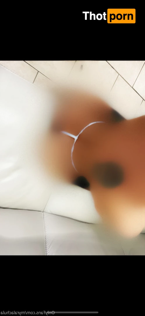 la Chula Myra 9299076