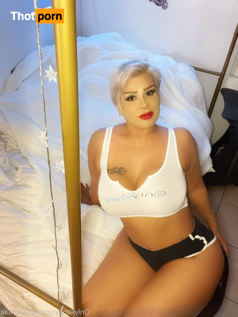 la Chula Myra 9299243