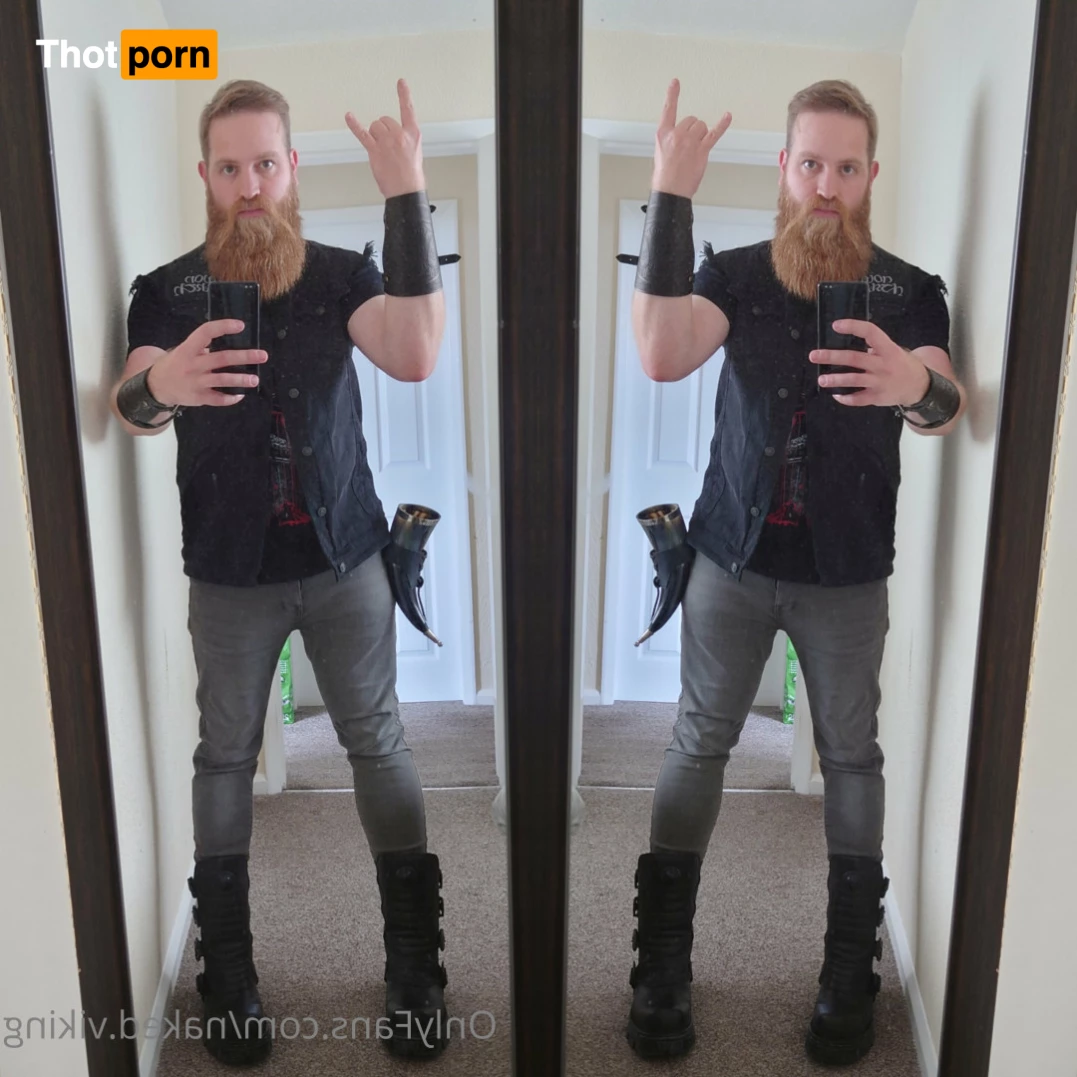 Naked Viking 5531771