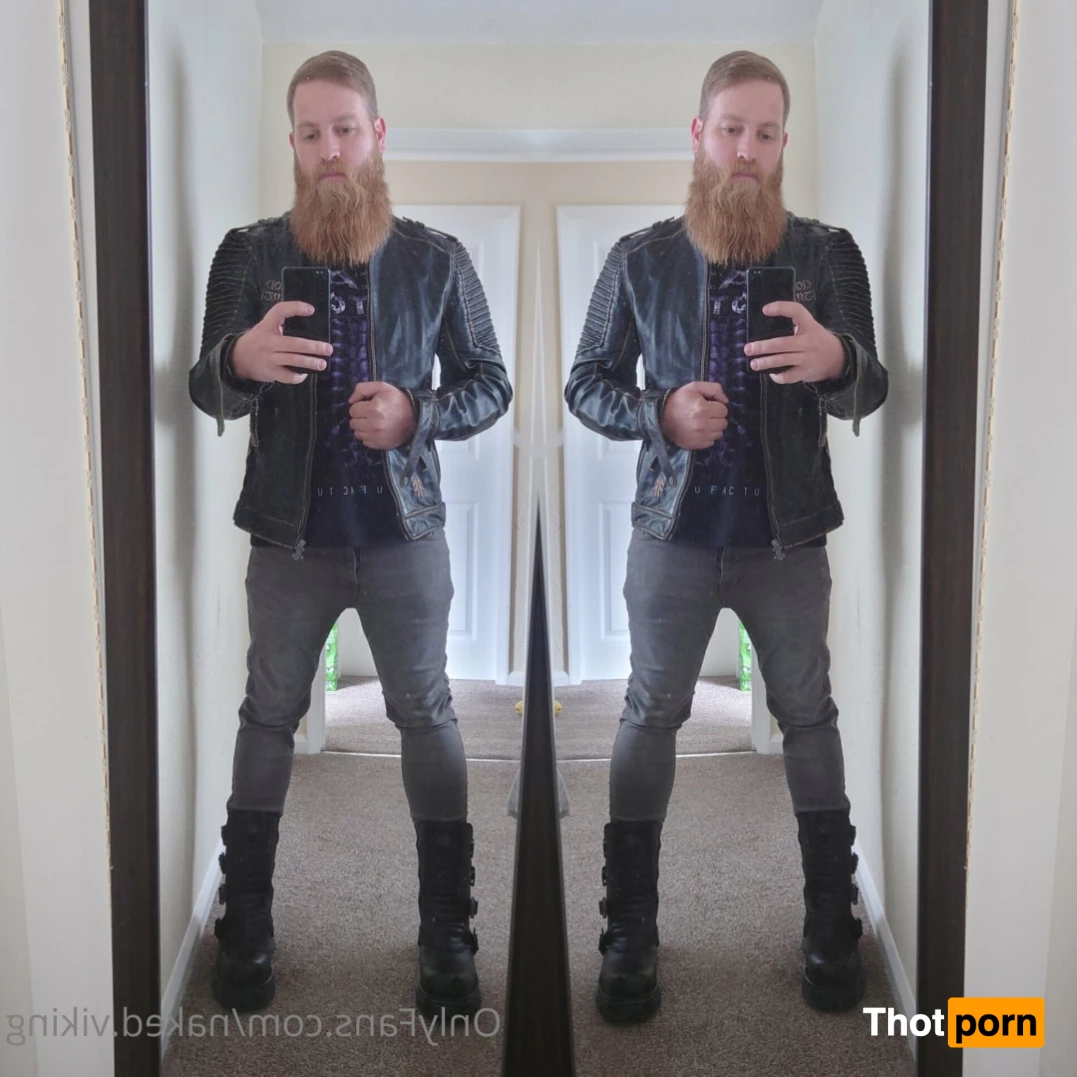 Naked Viking 5531921