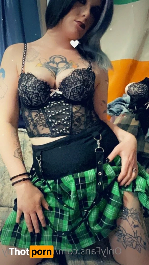 NaughtyGothChick 5425004