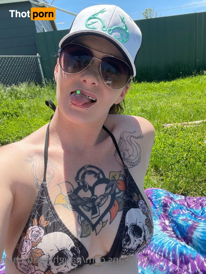 NaughtyGothChick 5425040