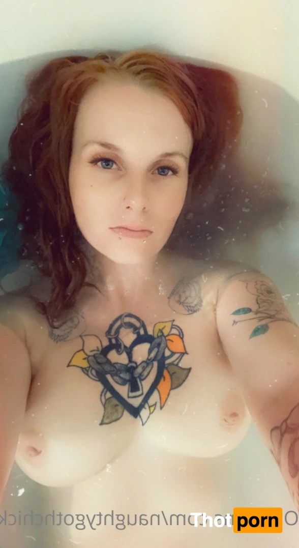 NaughtyGothChick 5425048