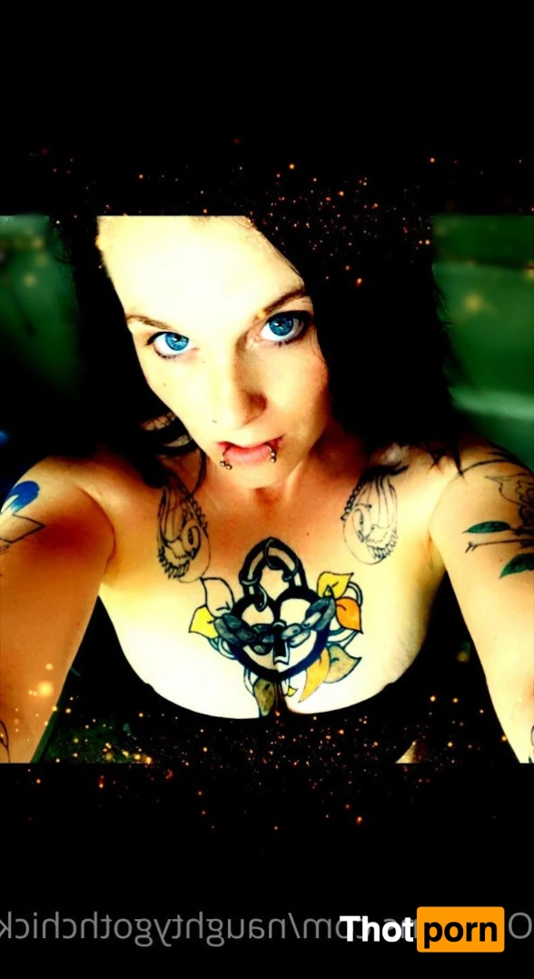 NaughtyGothChick 5425057