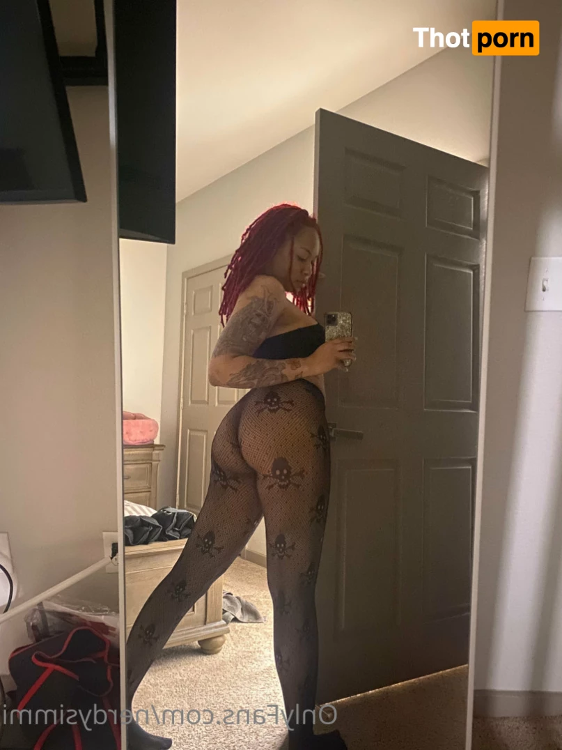 Simmi The Nerd🤓 5526194