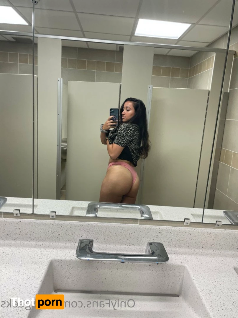 Nikki Geeks (READ BIO BEFORE JOINING) 5067588