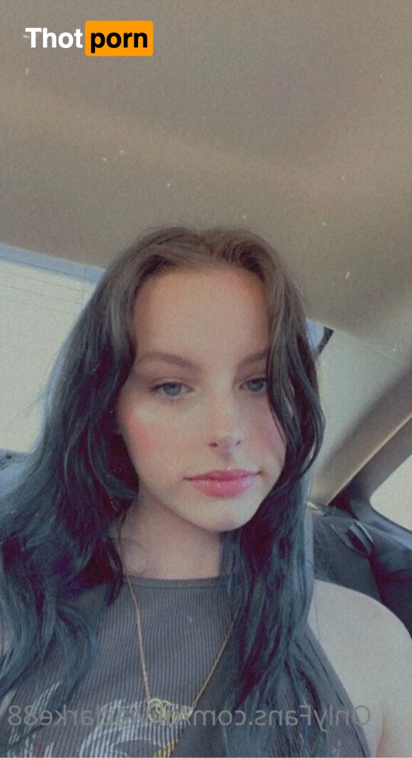 olivia clarke 5284381