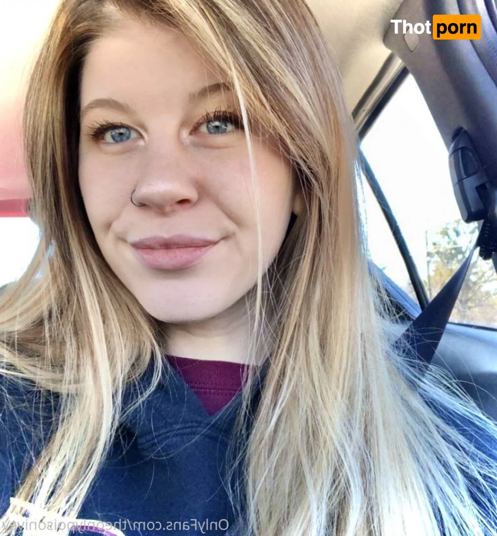 Roxxie Rivers 💕 5304179