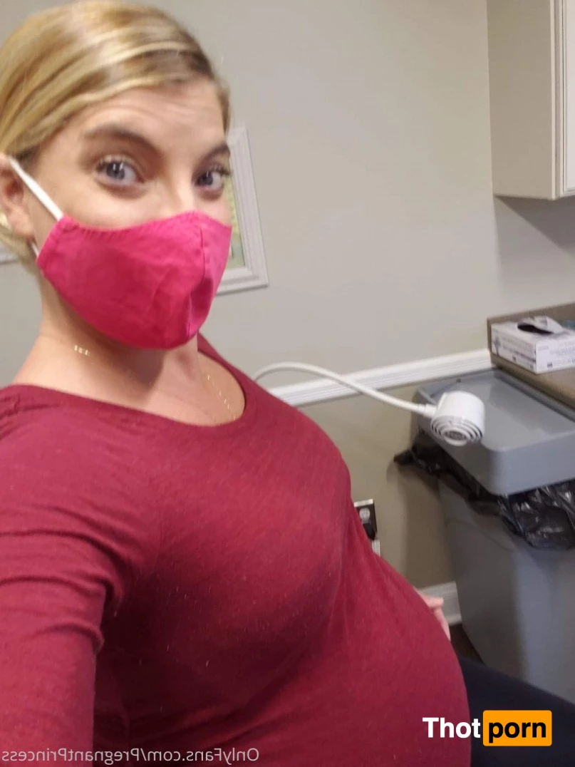 Pregnant Baking 5036112