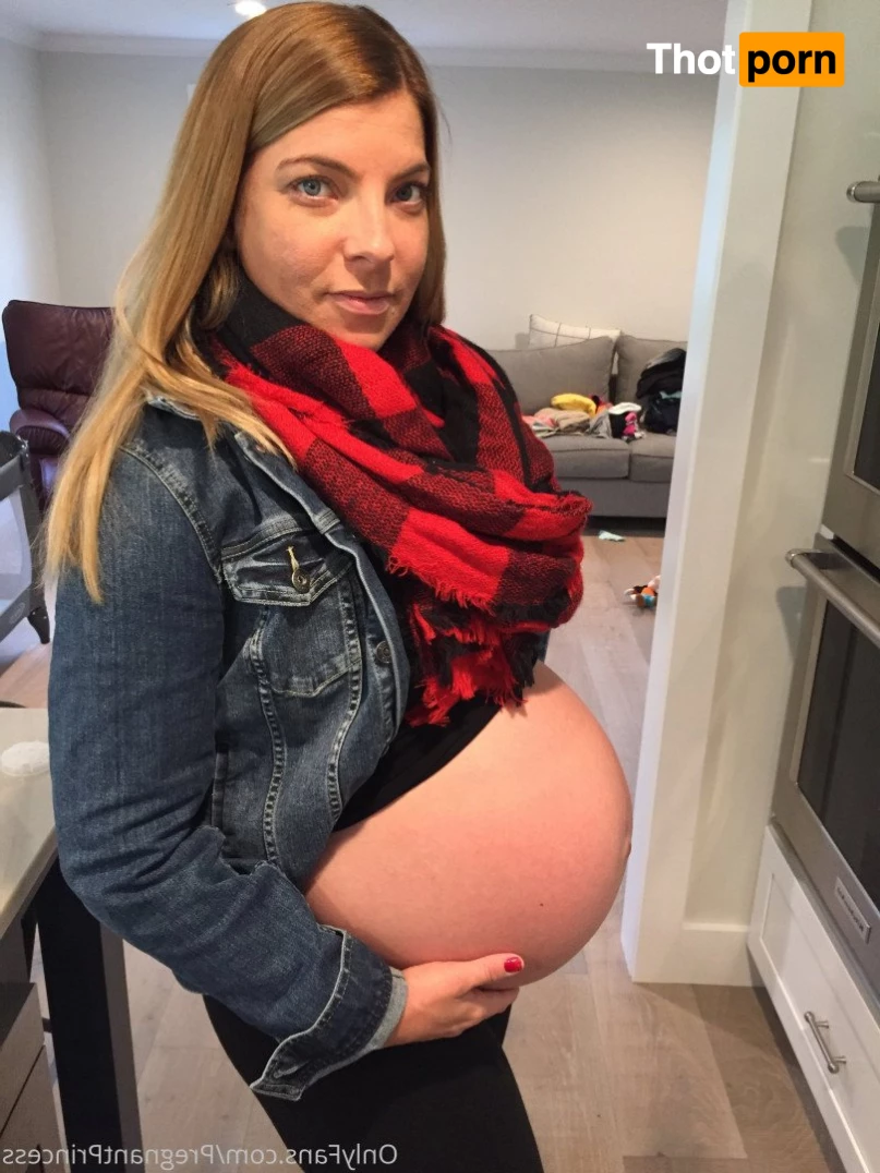 Pregnant Baking 5036172