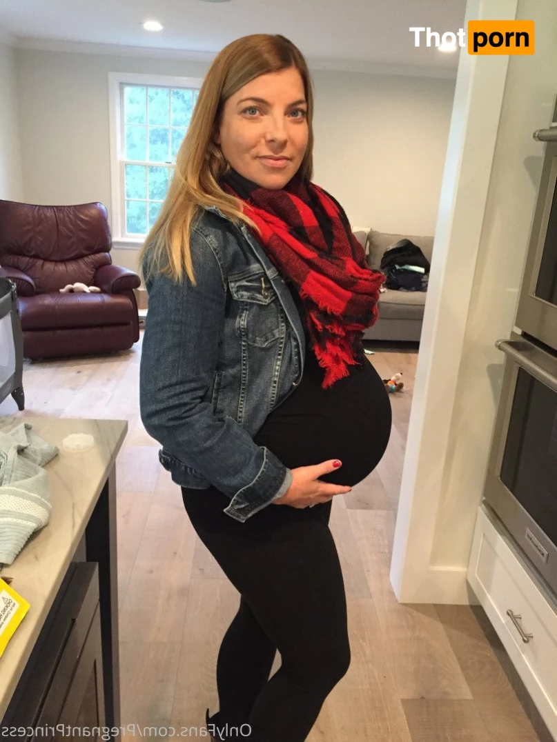 Pregnant Baking 5036410