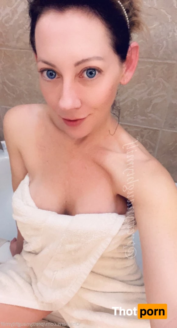 prettynaughtymilf 5049292