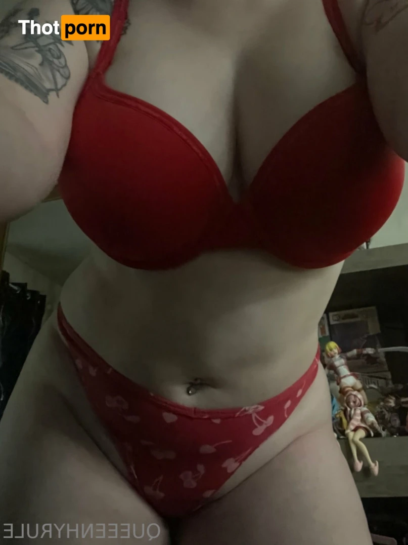 QUEENHYRULE 15780852