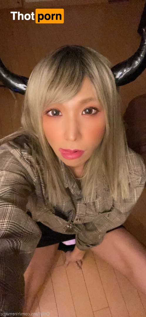 Riel@crossdresser 5290148