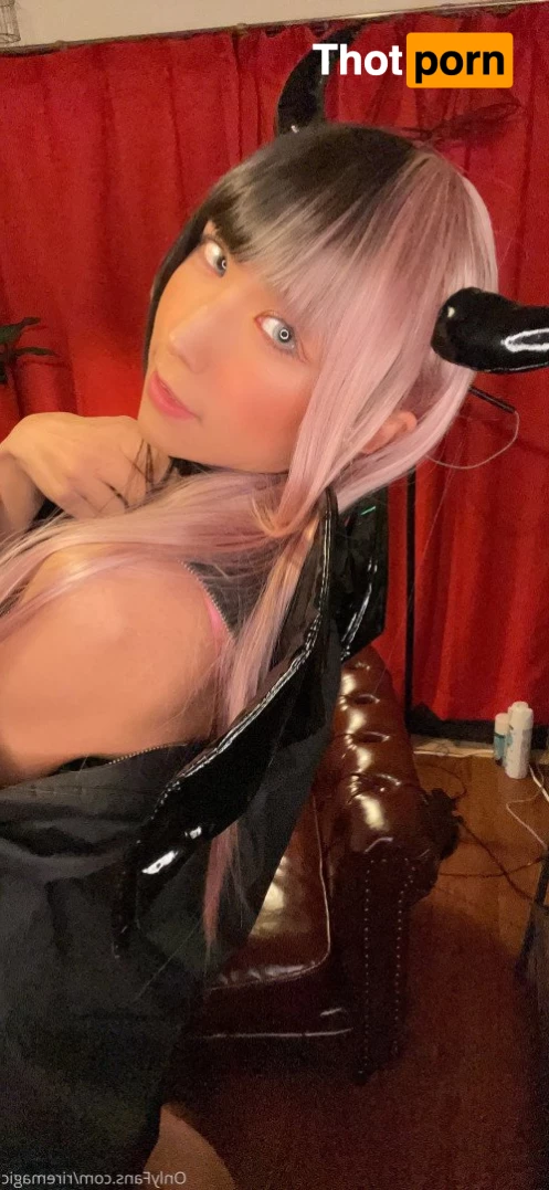 Riel@crossdresser 5290649