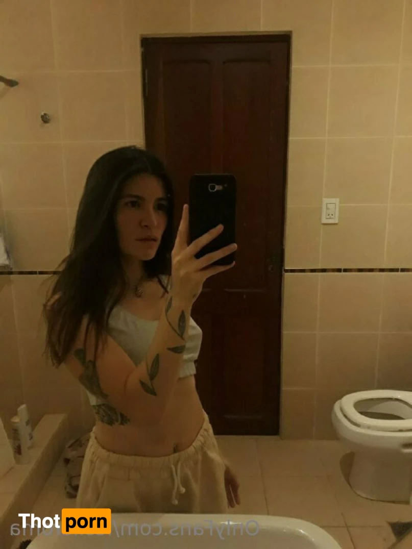 Leslie Roma 🦋 15750978