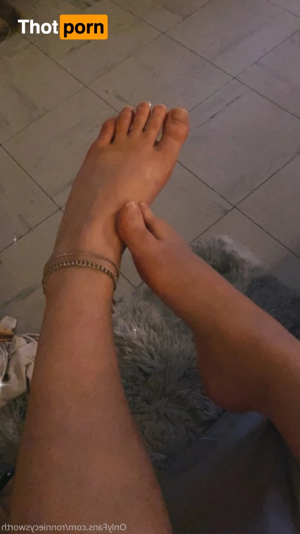 𝑅𝑜𝑛𝑛𝑖𝑒 💕 5035017