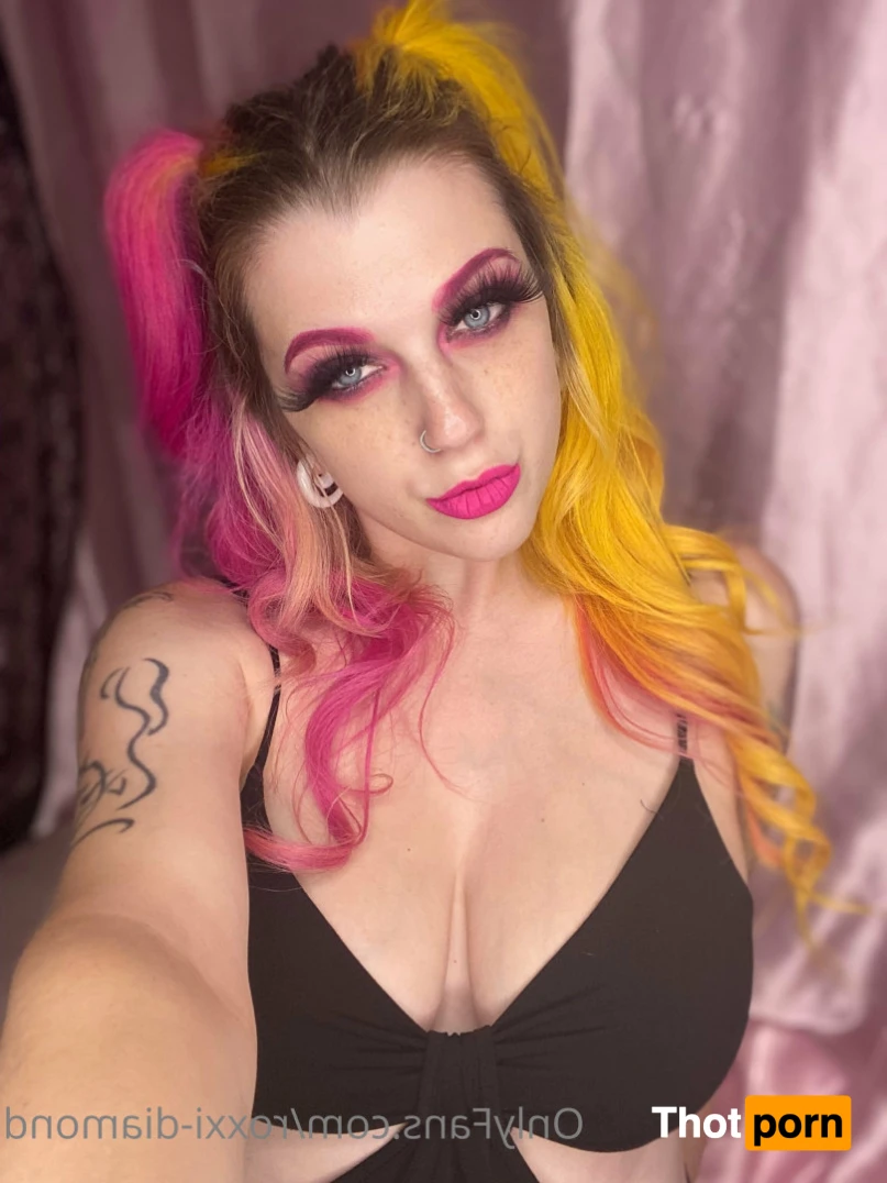 Roxxi Diamond 💎 15747993