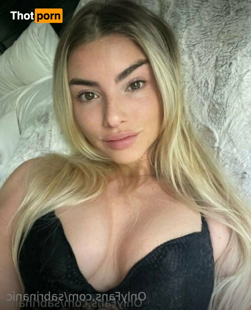 Sabrina Nic 15726257