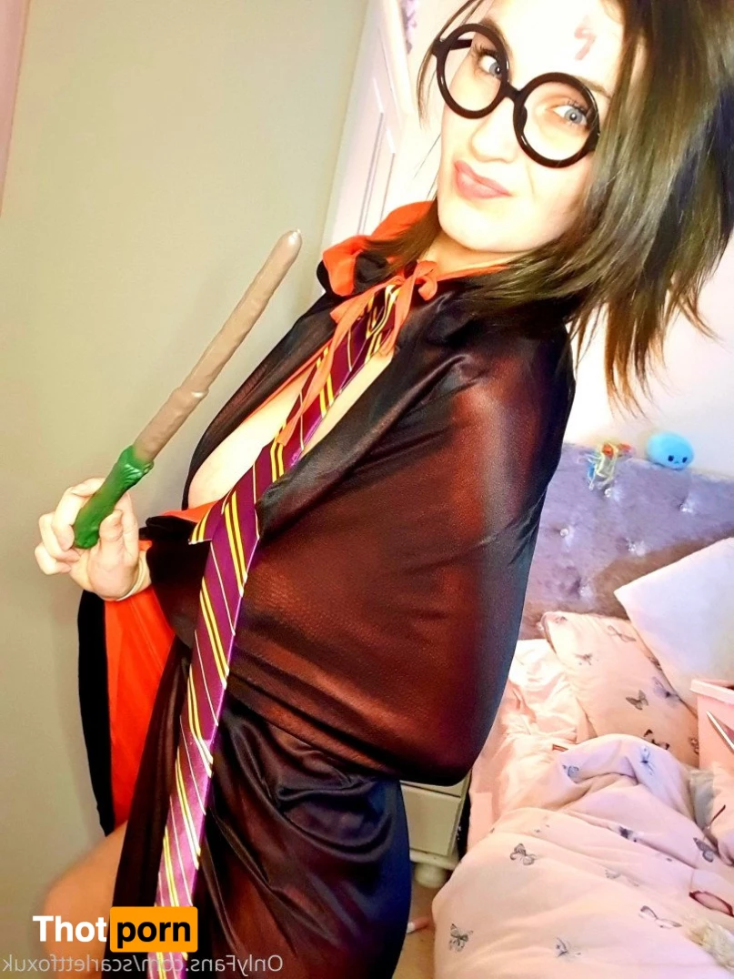 ScarlettFoxUK 5009671