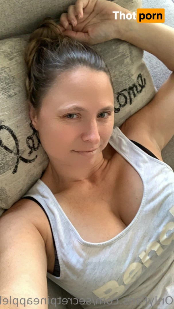 Secret Pineapple Babe 5249427